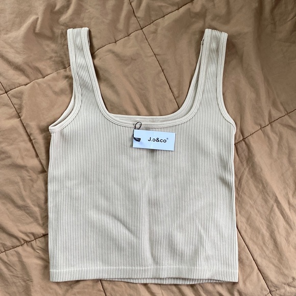 j.o&co Tops - J.o&Co Women's ribbed cropped natural tank top Small NWT